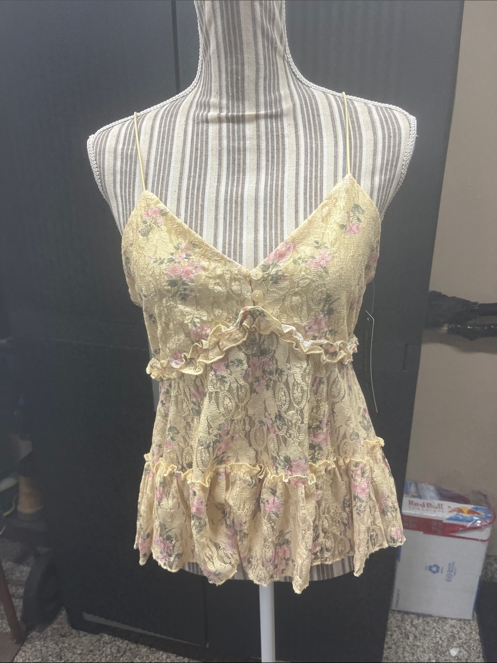 Madden girl sz L lace top NWT